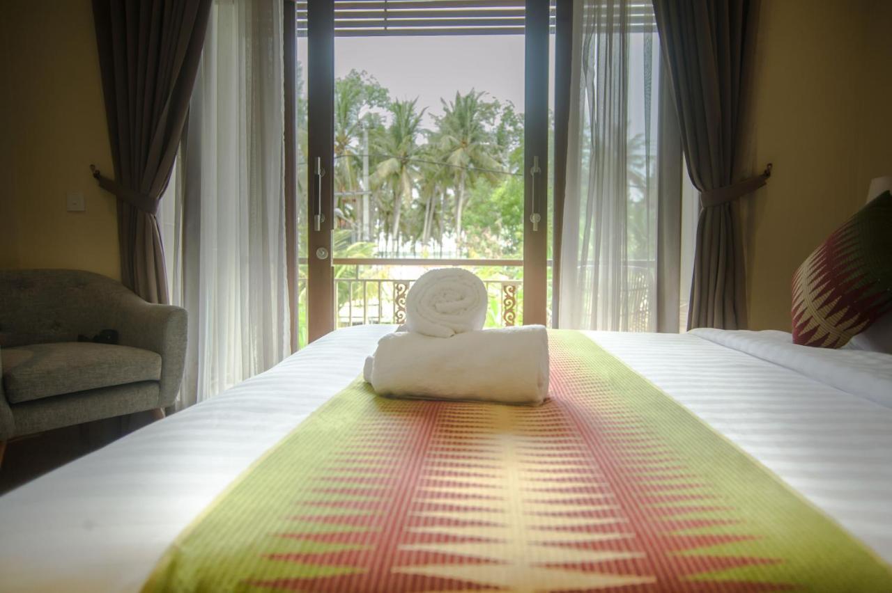 Akatara Hotel Toyapakeh 外观 照片